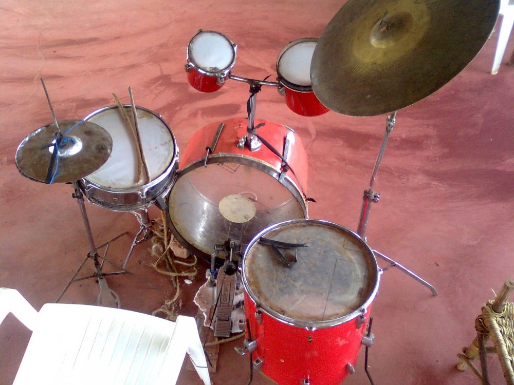 AFRICAN_DRUMSET2.thumb.JPG.864224797939fb003424671aab791312.JPG