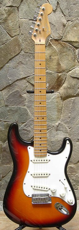 FenderStratSunburst95NOS.thumb.jpg.8da2402c73a3c9975a073a065451353b.jpg