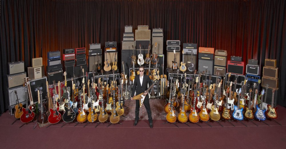 Joe_Bonamassa.thumb.jpg.7a70f61f6c0c82170221d44515cccc18.jpg