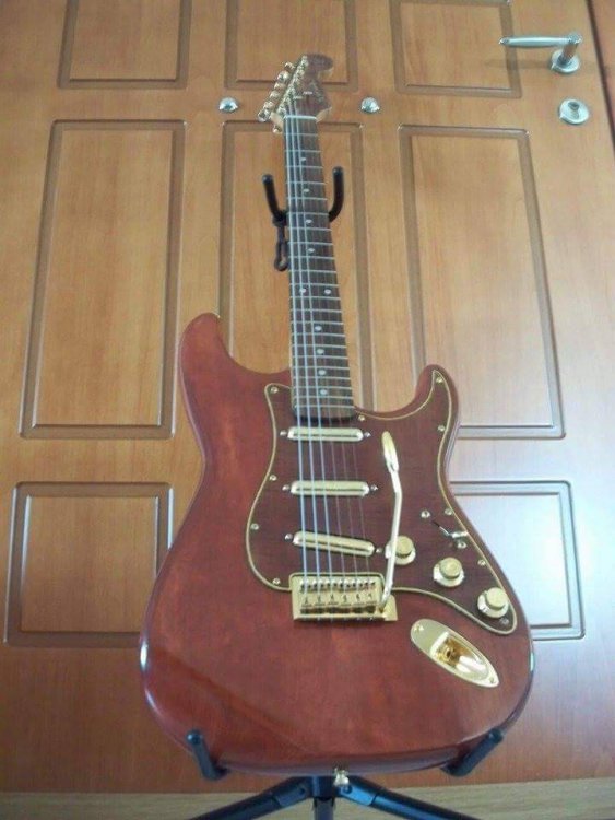 Squier_affinity_1996_project.thumb.jpeg.7b3668d537b129a7cdbcfe7b443064fc.jpeg