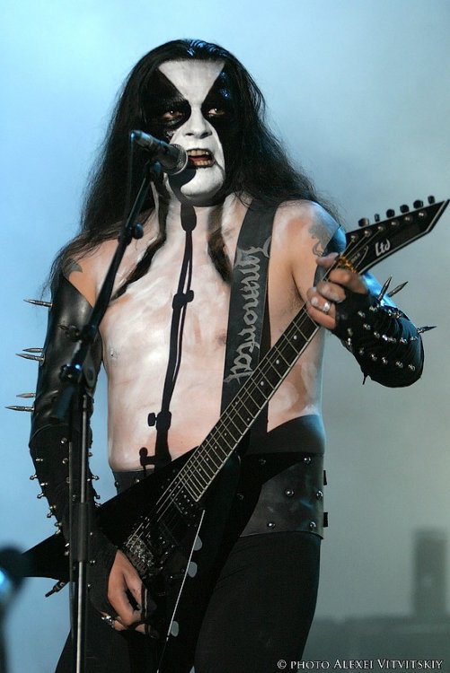 WOA2007_Abbath_07.thumb.jpg.1064b4f87ac543ea9b6b76c5907aa161.jpg