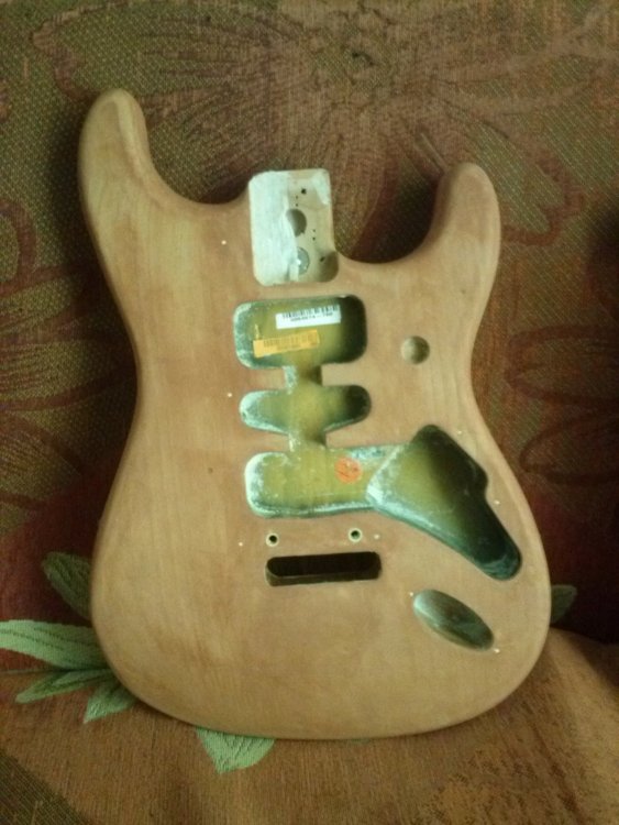 fender_18.thumb.jpg.f9b9c75360c4c225058743f7813a3151.jpg