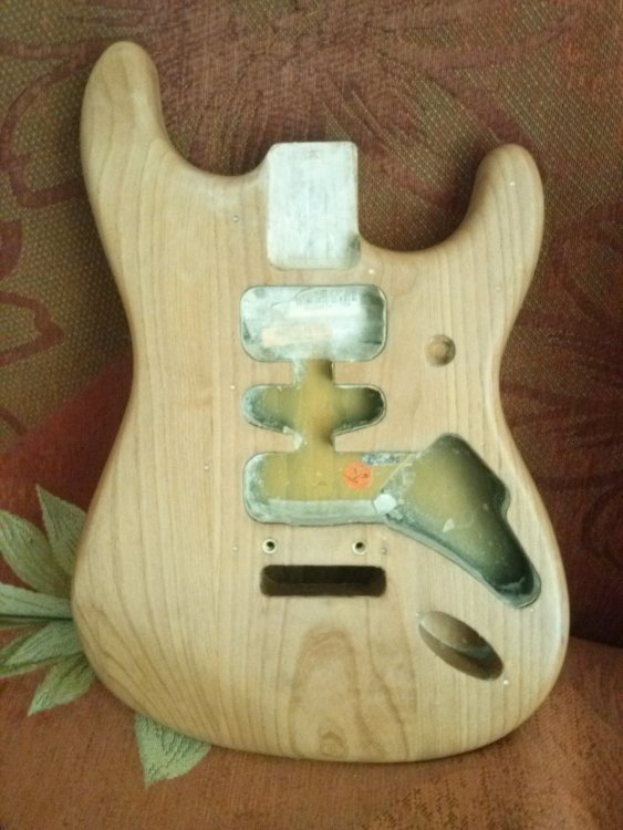 fender_2.thumb.jpg.52ae8f60d7c36041b7bbbca70cdc57d0.jpg