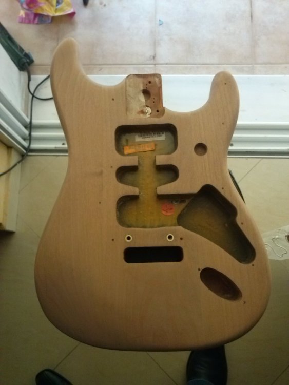 fender_265.thumb.jpg.3a06016c5a2400af59b27d8693c57bdf.jpg