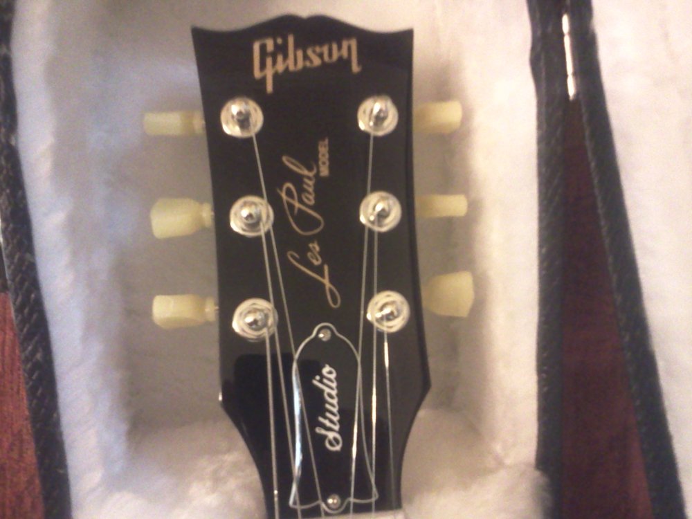 gibsons_studio_9.thumb.jpg.093961ecd3118ddc7c4c000c29b04c40.jpg