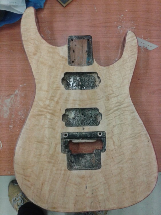 jackson_maple_glued..thumb.jpg.1736ff6f072508d18b9fb078e2980c57.jpg