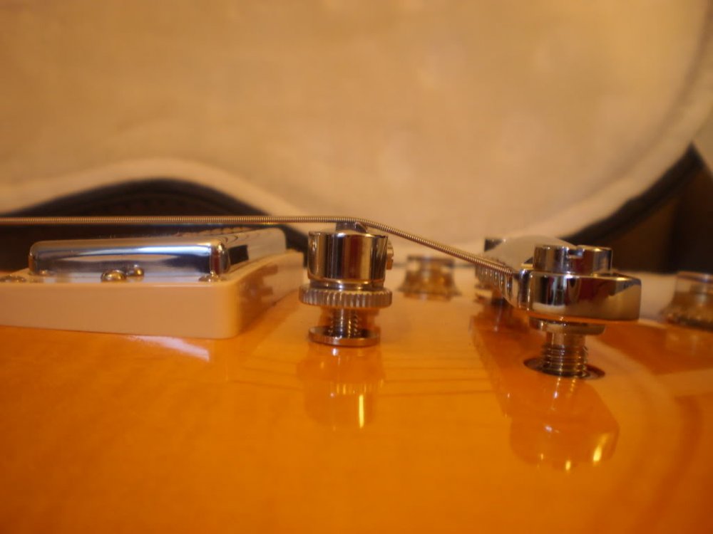 les_paul_tailpiece_height.thumb.jpg.d4f9c9049ae4ca146b7caf9e18065653.jpg