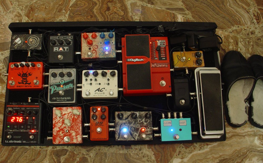 my_pedalboard.thumb.jpg.592d98da624ddd29febeb88f2caa33d2.jpg