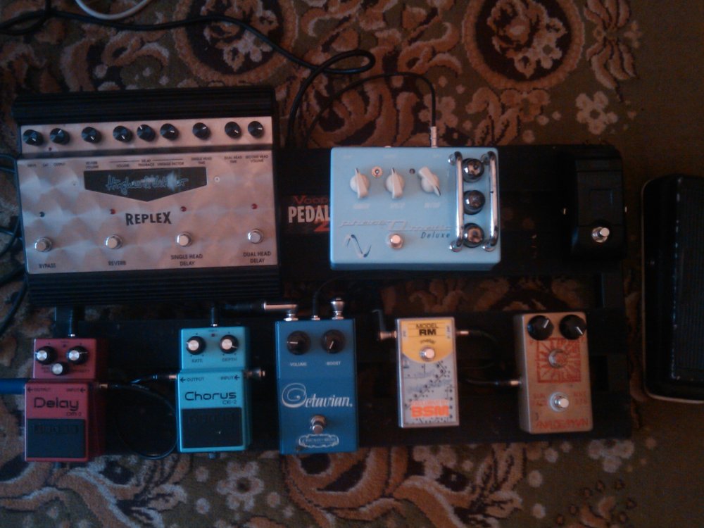 mypedalboard.thumb.jpg.7cc2e3265f76e582595e7c4f4ddb9965.jpg