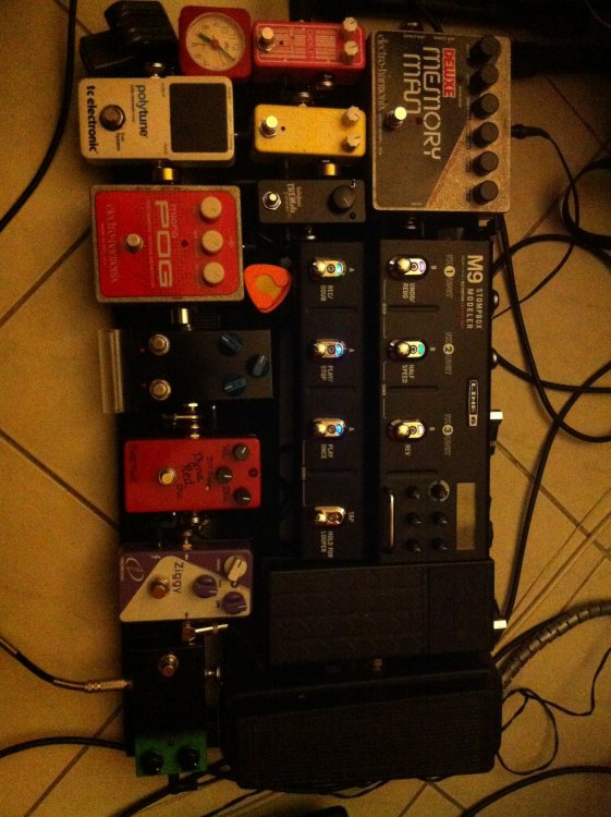 pedalboard_Jan_2013.thumb.JPG.0742bf18d89cacb9ad60c10f58387fdc.JPG