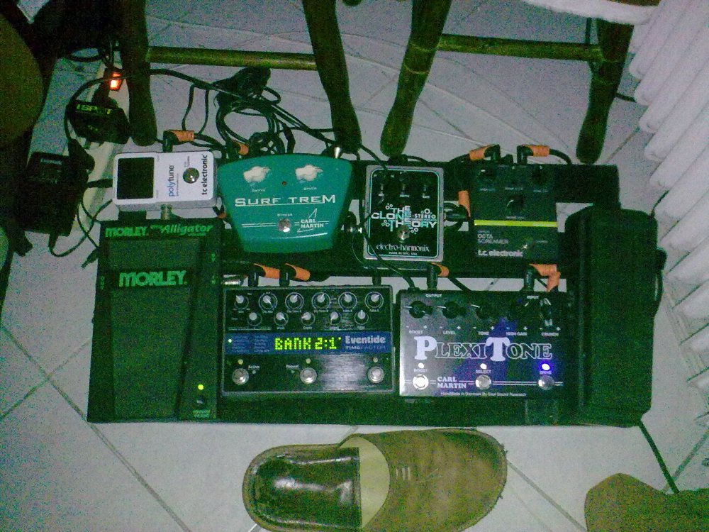 pedalboard_nn.thumb.jpg.4f90f336f773de6c64fb74cbdf9c64ca.jpg