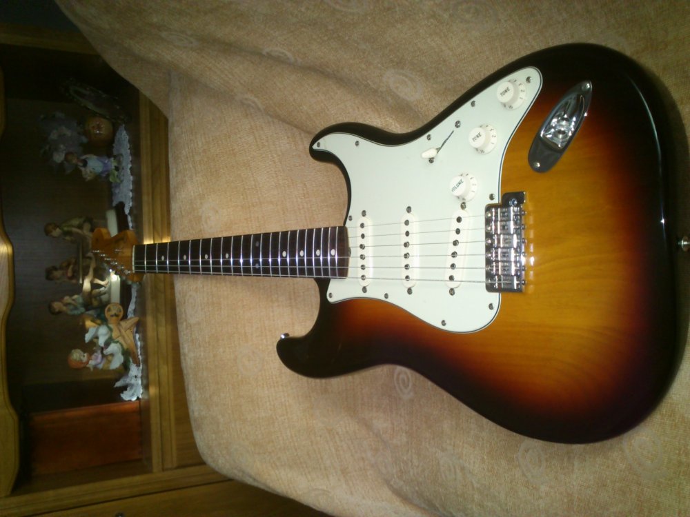 stratocaster1.thumb.JPG.8b50c28c99722ffb2af7811f072e6627.JPG