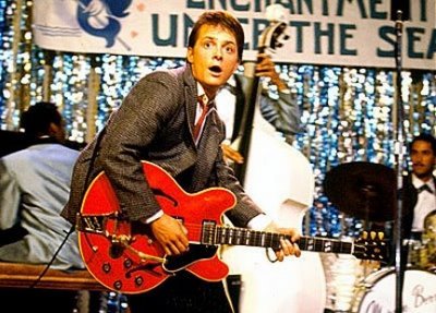 marty-mcfly-guitar.jpg.12114953fcbc5ffa5c9f4afc3098cb2b.jpg