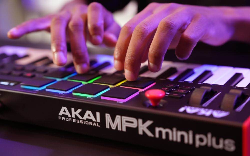 Περισσότερες πληροφορίες για "Akai MPK Mini Plus"